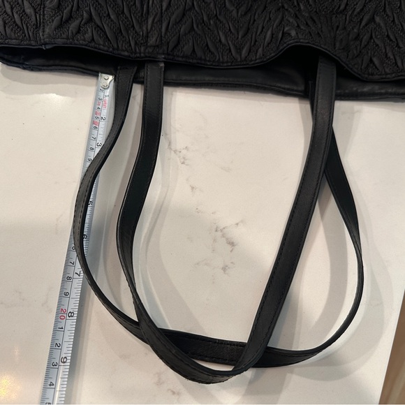 Vegan leather Banana Republic tote - Picture 7 of 9